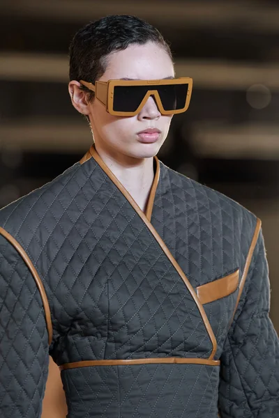 Look 92